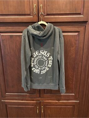 Turn your eyes upon Jesus hoodie sz L.